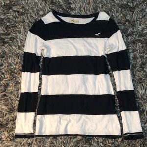 Soft Hollister Navy Blue & White Long Sleeve!